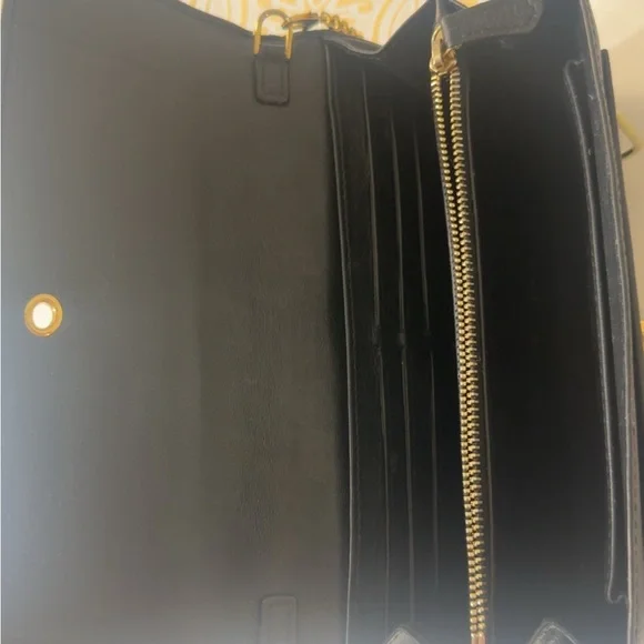 Alexander McQueen Black and Gold Skull Clutch - Picture 6 of 6